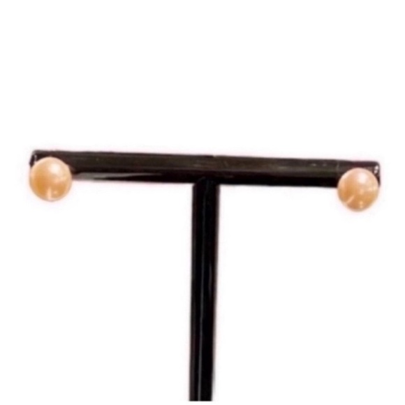 Cultured Freshwater Pearl Earrings - Picture 3 of 3